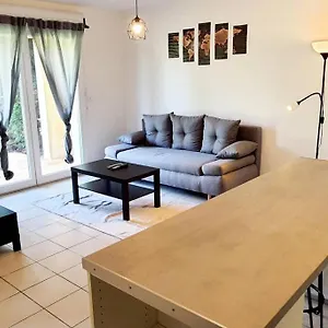  Appartement Avec Terrasse Et Jardin Au Calme Proche Bus Métro