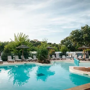 https://camping-lou-cabasson.fr-provencehotel.com